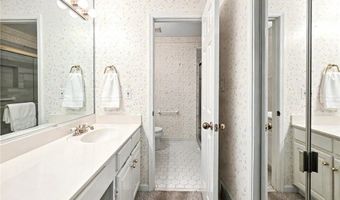 28402 Plantation Dr NE, Atlanta, GA 30324