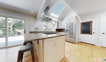 285 Wooding Hill Rd, Bethany, CT 06524