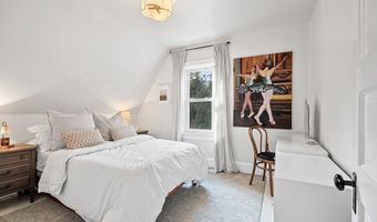 302 E MISSION Rd, Allouez, WI 54301