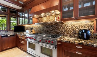 81-555 KAIUE St, Kealakekua, HI 96750
