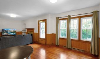 165 Grosvenor St, Athens, OH 45701