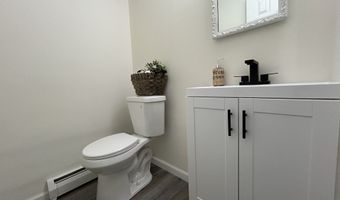 38 Sutton Pl 38, Bloomfield, CT 06002