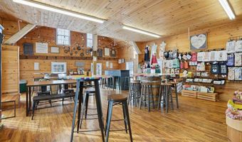 4402 220Th Trl, Amana, IA 52203