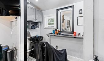 74 Maple Ave, Barrington, RI 02806