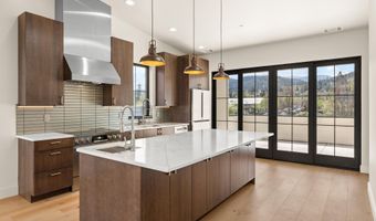 138 Clear Creek Dr, Ashland, OR 97520