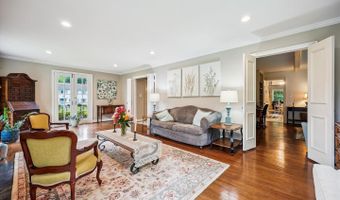 7600 CHARLESTON Dr, Bethesda, MD 20817