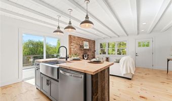 95 Capstan St, Jamestown, RI 02835