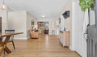609 Beyer Dr, Bay St. Louis, MS 39520