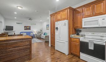 223 Sycamore St, Bay St. Louis, MS 39520