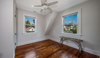 9 First Ave, Branford, CT 06405