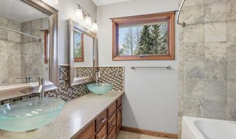 13340 Bainbridge Rd, Anchorage, AK 99516