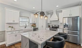 801 155th Ter, Basehor, KS 66007