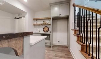 4329 S Stone Canyon Dr, Blue Springs, MO 64015
