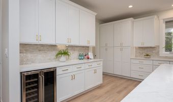 13 Woods Ln, Beaufort, SC 29907