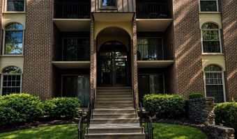 3300 WOODBURN VILLAGE Dr 31, Annandale, VA 22003