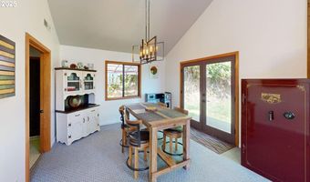 98393 E COUGAR Ln, Brookings, OR 97415