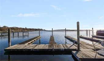 9 Hope St, Bristol, RI 02809