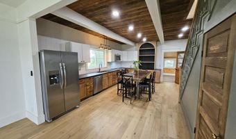 3073 State Highway Ww, Aurora, MO 65605