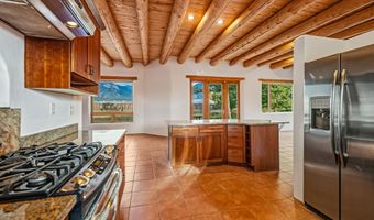 9 Desiderio Rd, Arroyo Seco, NM 87514