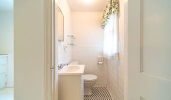 24 Homecrest Dr, Berlin, CT 06037