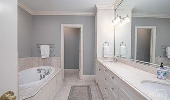 11 Turnbull Ln, Savannah, GA 31410