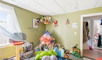 14 Garfield Ave, East Providence, RI 02916