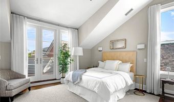 50 School St 7, Newport, RI 02840