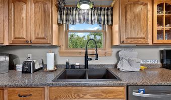 625 Mcgrath Pond Rd, Belgrade, ME 04917