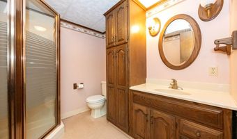 859 Country Club Ln, Ashland, OH 44805