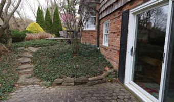 1 Crosstie Ln, Batesville, IN 47006