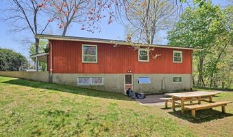 21 Daggett Rd, Attleboro, MA 02703