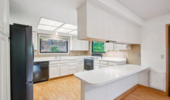 1015 Oneida Cir, Ashland, OR 97520