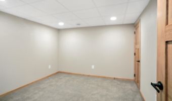 12857 387th Ave, Aberdeen, SD 57401