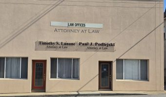 22 W 8th St, Anderson, IN 46016