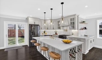 1607 N GLEBE Rd, Arlington, VA 22207