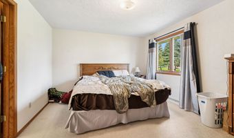 1670 W ROSELAWN Dr, Appleton, WI 54914