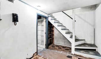 425 Bush Dr, Ballwin, MO 63021