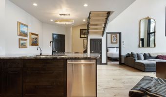15 Highlands Ln R402, Beaver Creek, CO 81620