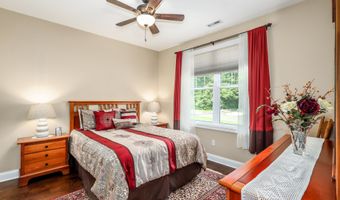 38 Greenridge Dr, Brookfield, CT 06804