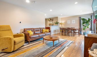 1302 W Campbell St, Arlington Heights, IL 60005