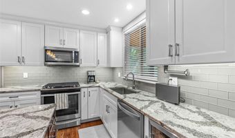 2535 Barrett Springs Dr, Ballwin, MO 63021