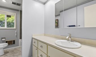 10418 CHAMPOEG Rd, Aurora, OR 97002