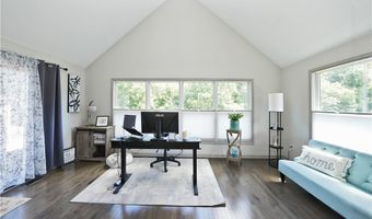 133 Boxelder Ln, Amherst, NY 14228