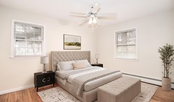 24 Prospect Dr, Brookfield, CT 06804