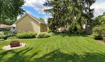 621 PARKWAY Ave, Antioch, IL 60002