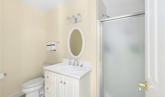 4 Brookfield Ct, East Greenwich, RI 02818