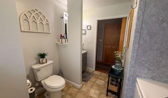 716 5th Ave, Ackley, IA 50601