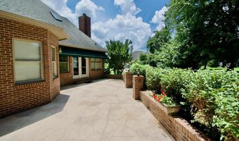 1689 Peppertree Dr, Alcoa, TN 37701