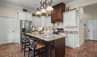 930 Caroline Dr, Biloxi, MS 39532