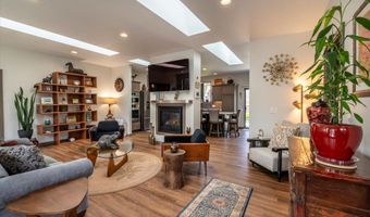 1342 11TH St, Bandon, OR 97411